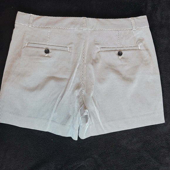 Banana Republic lightweight striped shorts 10 - Picture 6 of 7